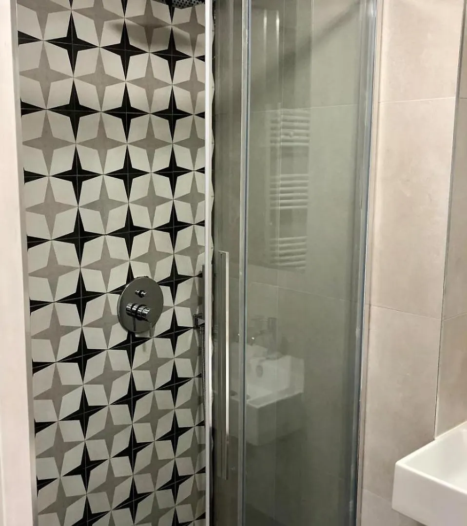Design E Relax A Due Passi Dalla Fiera - Bilocale Con 2 Bagni Milán 0*,  Italia